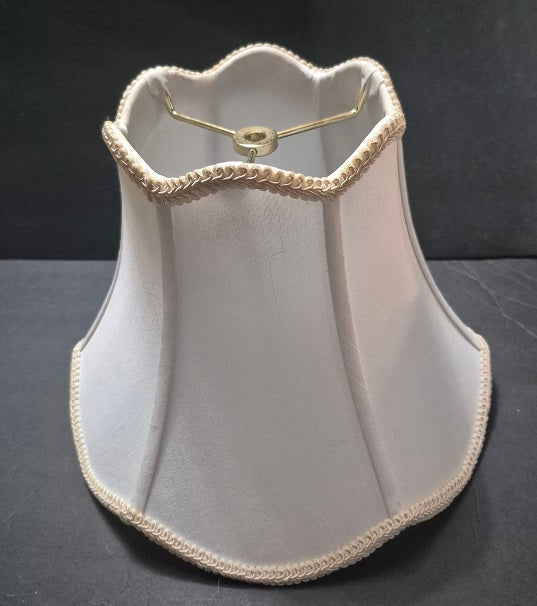 31234 Scalloped Silk Lamp Shade